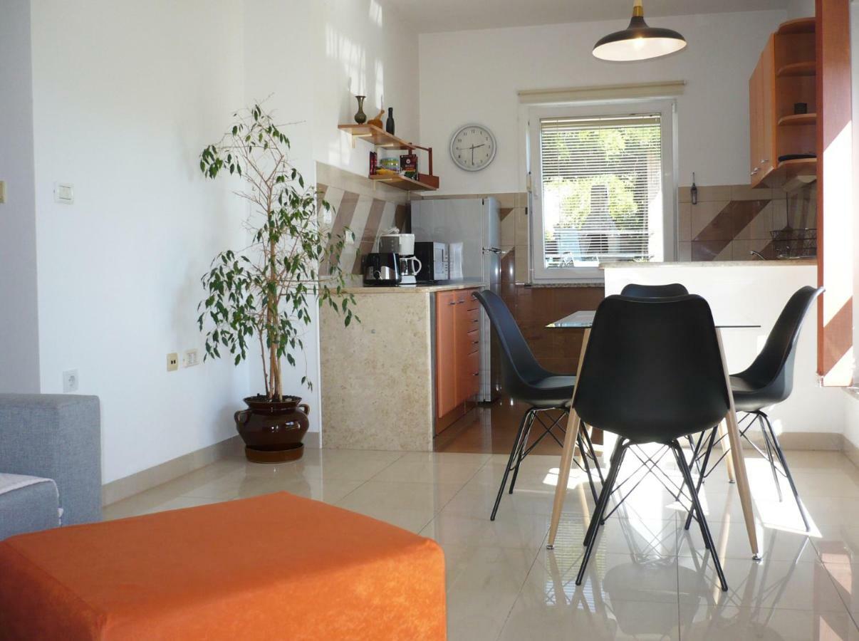 Apartments Karmen Pula Ngoại thất bức ảnh